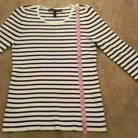 WHITE HOUSE BLACK MARKET BLACK/WHITE STRIPED BELL SLEEVE SWEATER SIZE XS - Picture 7 of 11